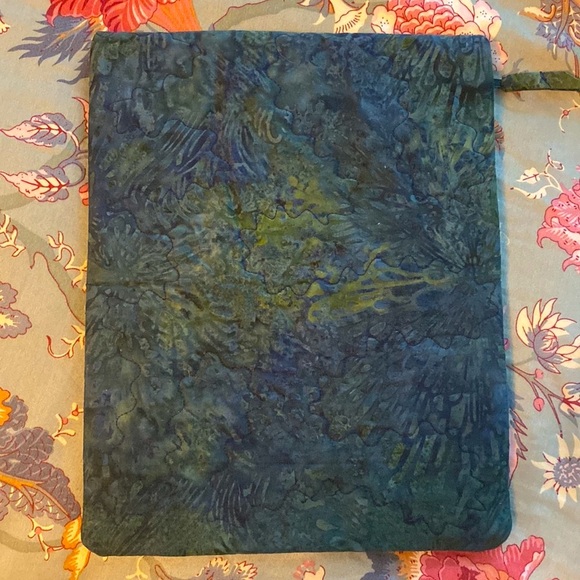 Quilted padded iPad cover - Picture 2 of 2